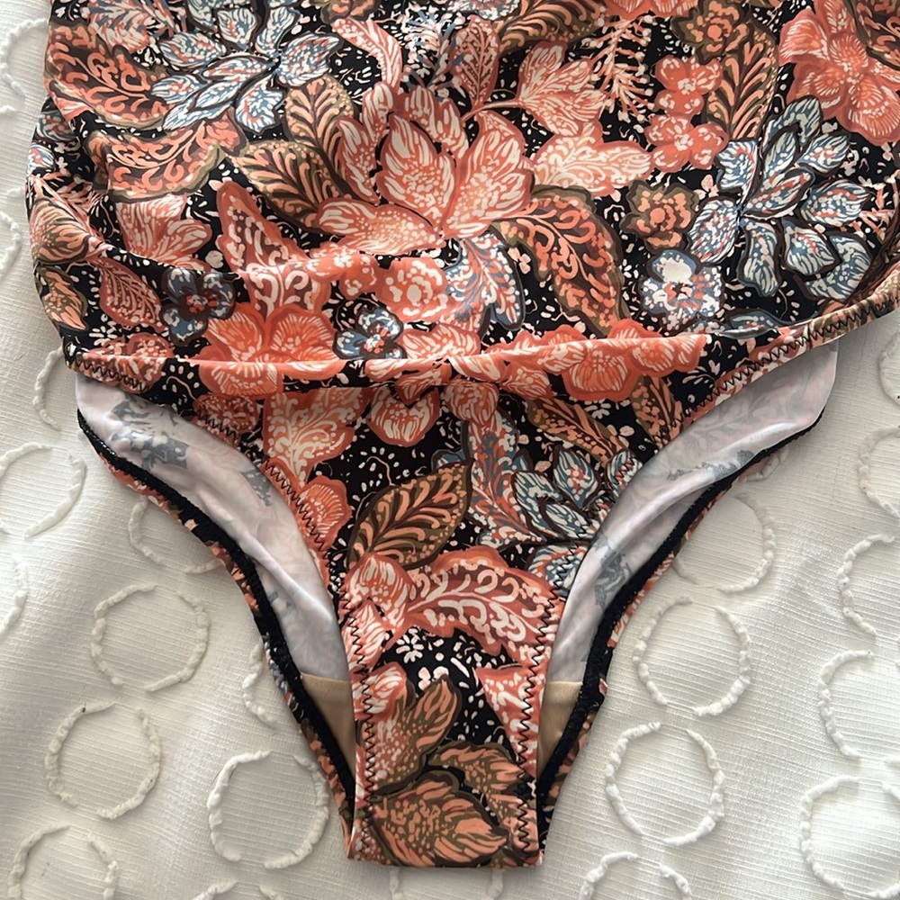 A Pea In The Pod Maternity Floral Multicolored One Piece SwimSuit SZ M - Picture 3 of 6